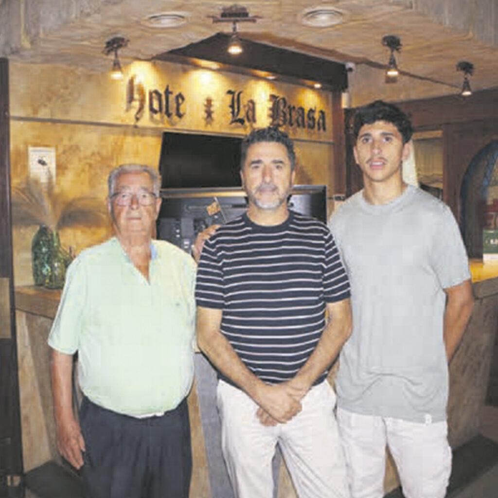 Tradición familiar y carnes a la brasa que hicieron historia en Vélez de Benaudalla